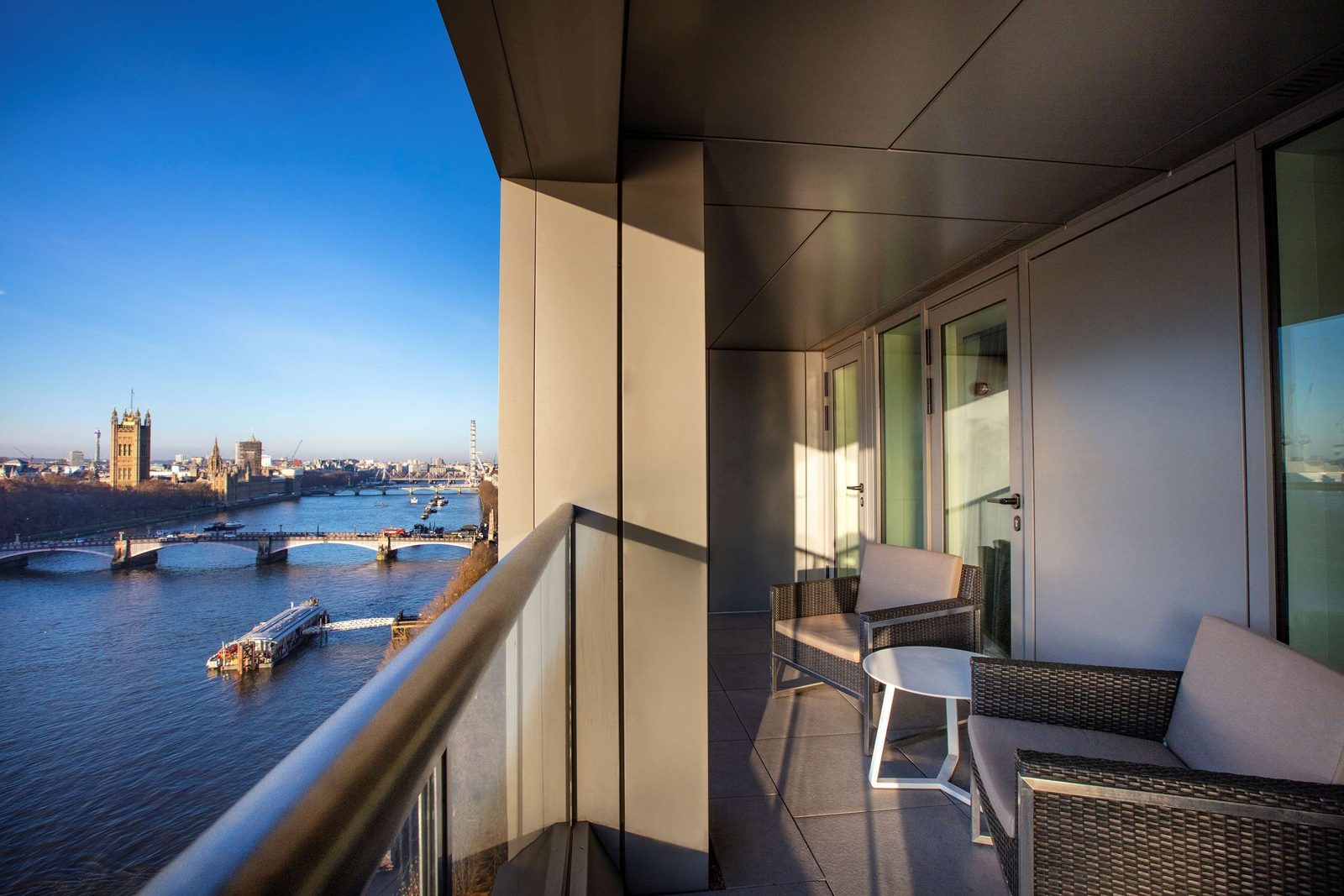 Suite living area with Thames views