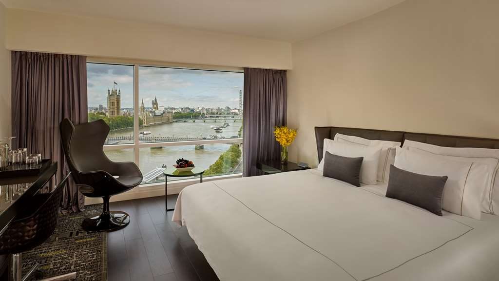 Guest room with city view